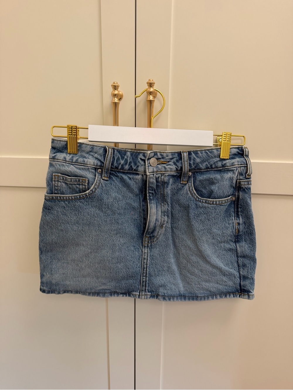 PacSun Light Blue Denim Jeans with Gold Stitching